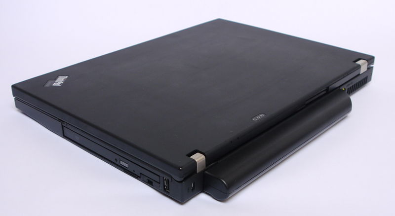 Datei:ThinkPad T61 hinten rechts.jpg