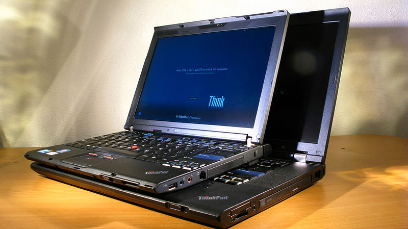 Datei:ThinkPad T510 und ThinkPad X201i.jpg