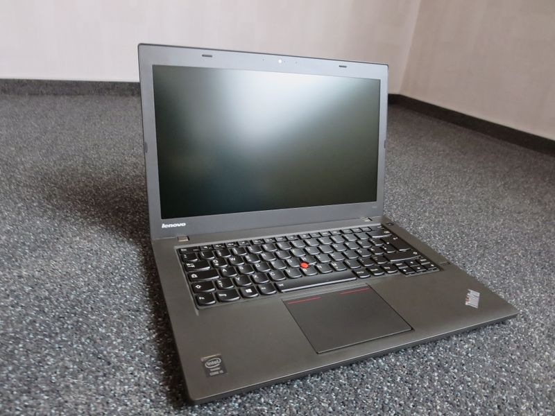 Datei:ThinkPad T440 seitlich.jpg